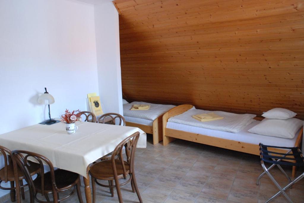 Hotel U Ruze Slavonice Habitación foto